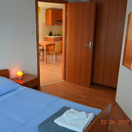 Apartments And Rooms By The Sea Jakisnica, Pag - 4160 Lun  Buitenkant foto
