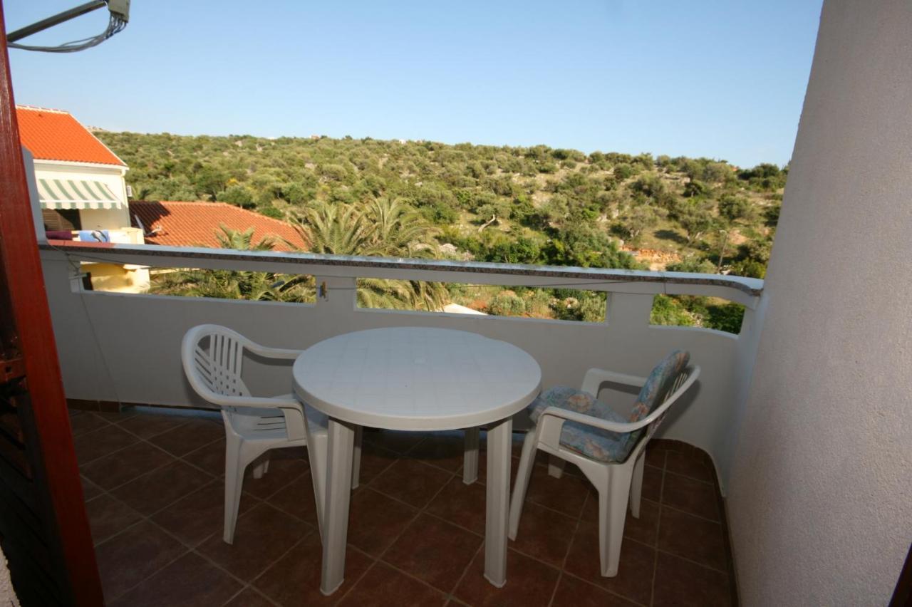 Apartments And Rooms By The Sea Jakisnica, Pag - 4160 Lun  Buitenkant foto