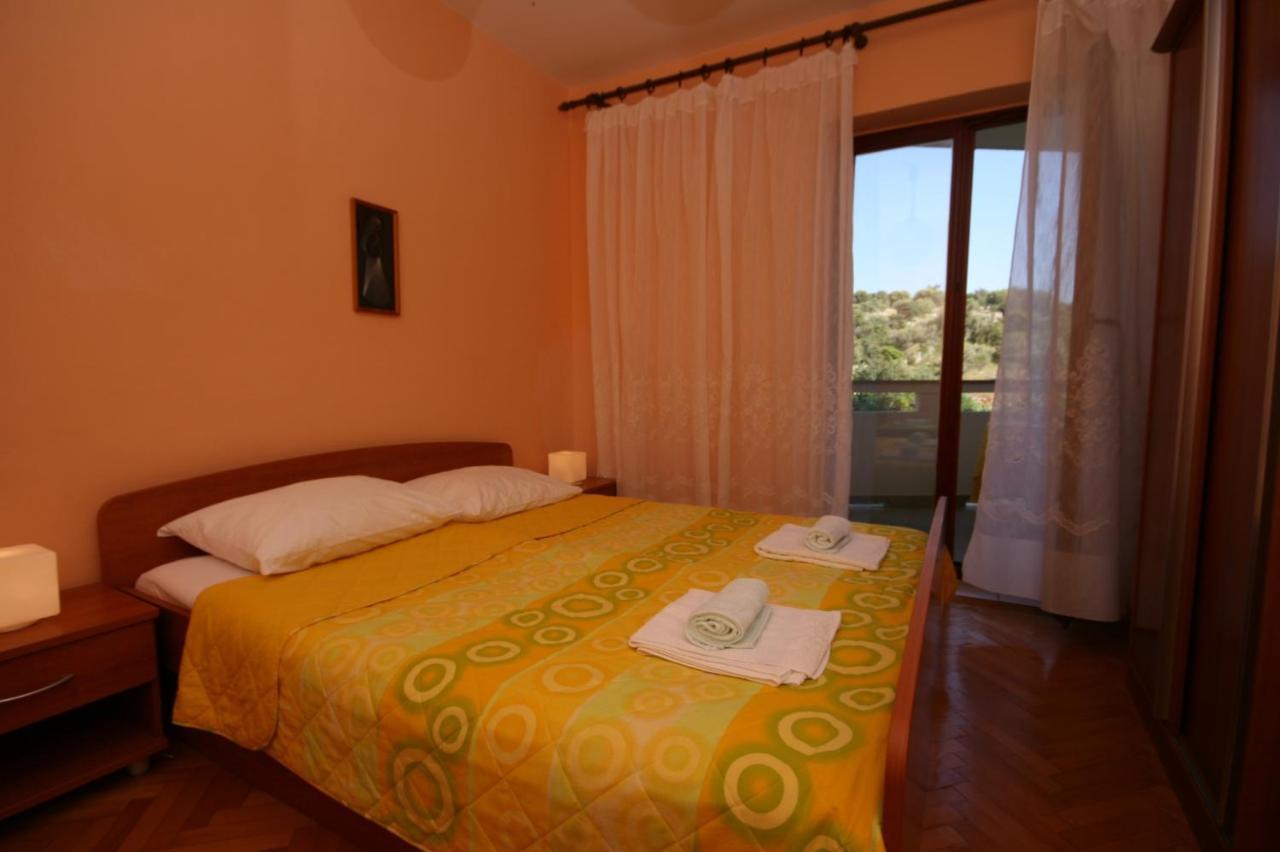 Apartments And Rooms By The Sea Jakisnica, Pag - 4160 Lun  Buitenkant foto