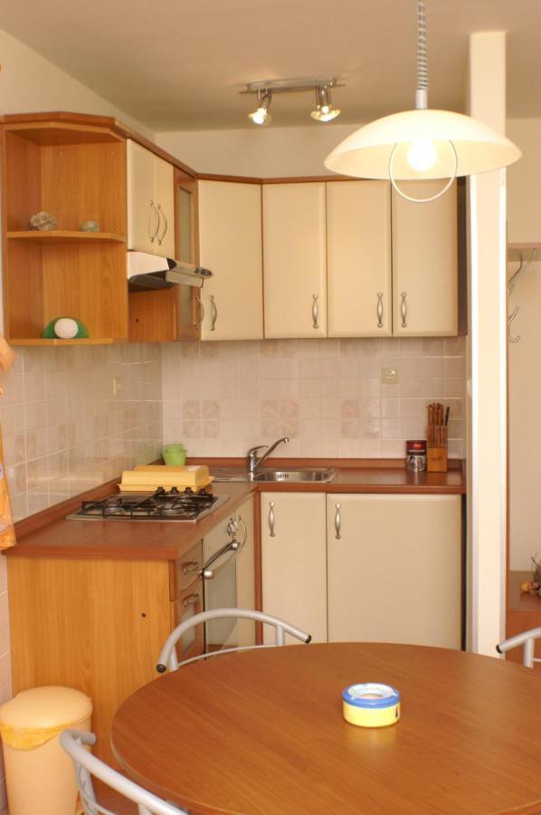 Apartments And Rooms By The Sea Jakisnica, Pag - 4160 Lun  Buitenkant foto
