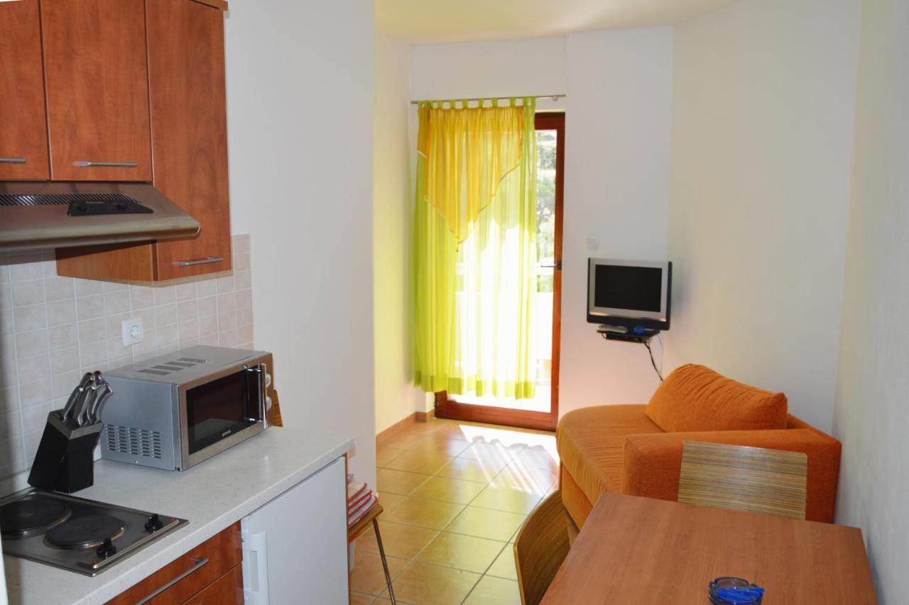 Apartments And Rooms By The Sea Jakisnica, Pag - 4160 Lun  Buitenkant foto
