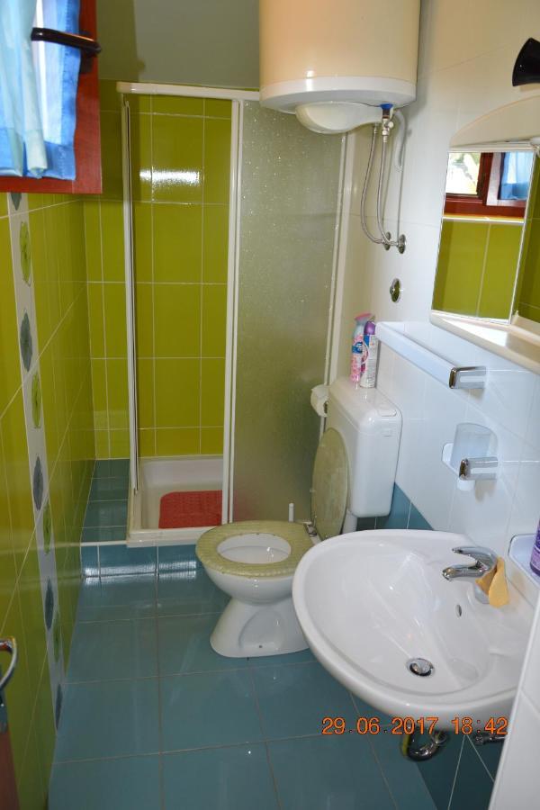 Apartments And Rooms By The Sea Jakisnica, Pag - 4160 Lun  Buitenkant foto