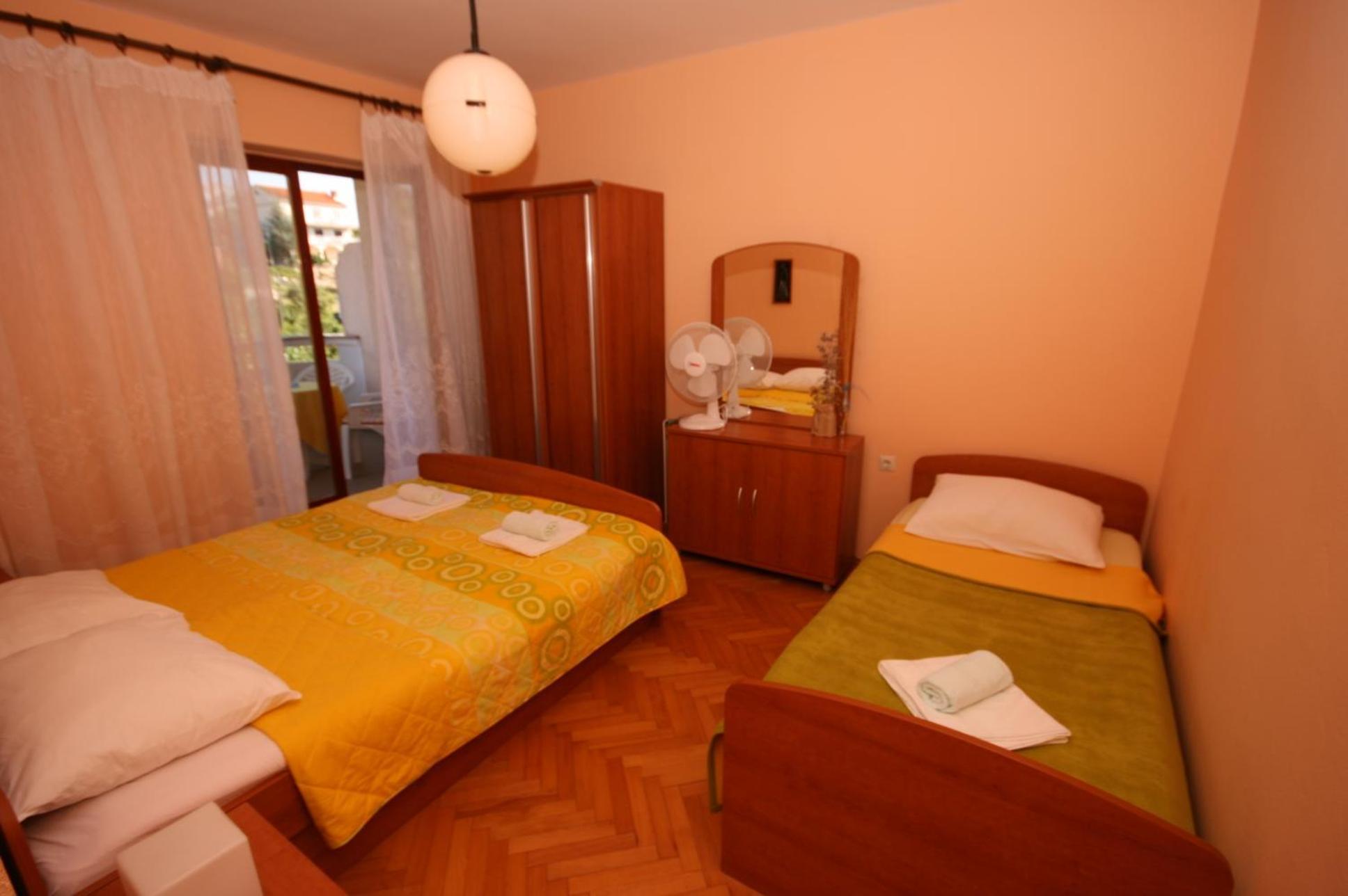 Apartments And Rooms By The Sea Jakisnica, Pag - 4160 Lun  Kamer foto