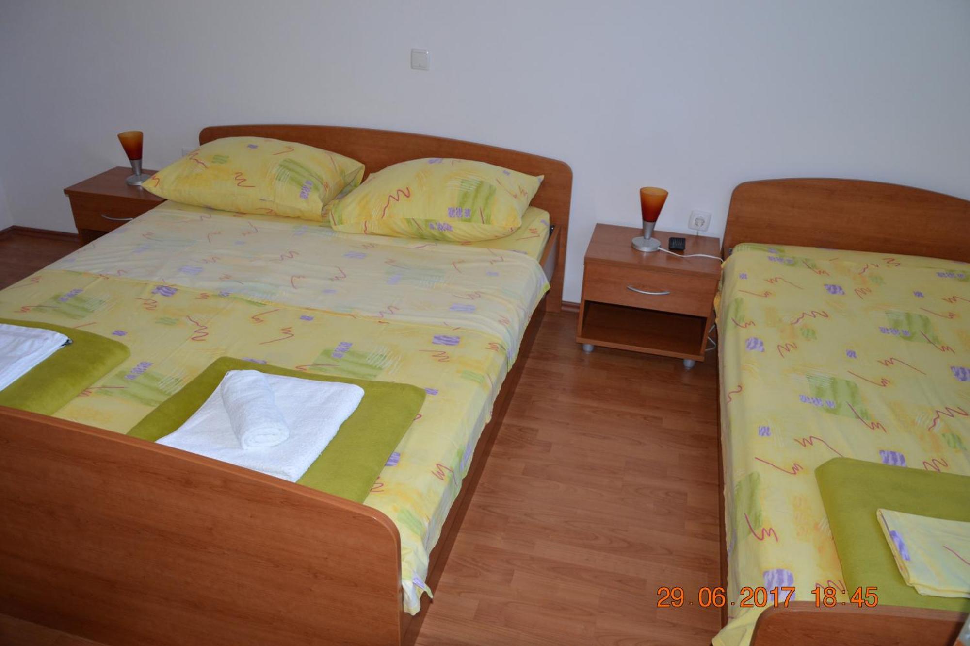 Apartments And Rooms By The Sea Jakisnica, Pag - 4160 Lun  Kamer foto